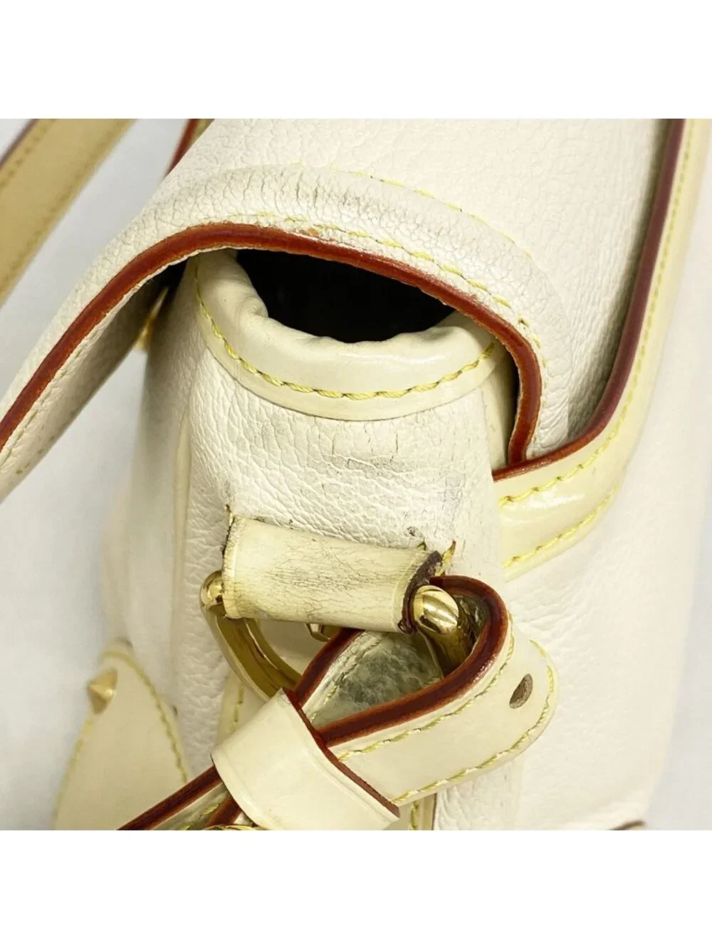 Louis Vuitton Shoulder Bag Suhali Resencial Blanc